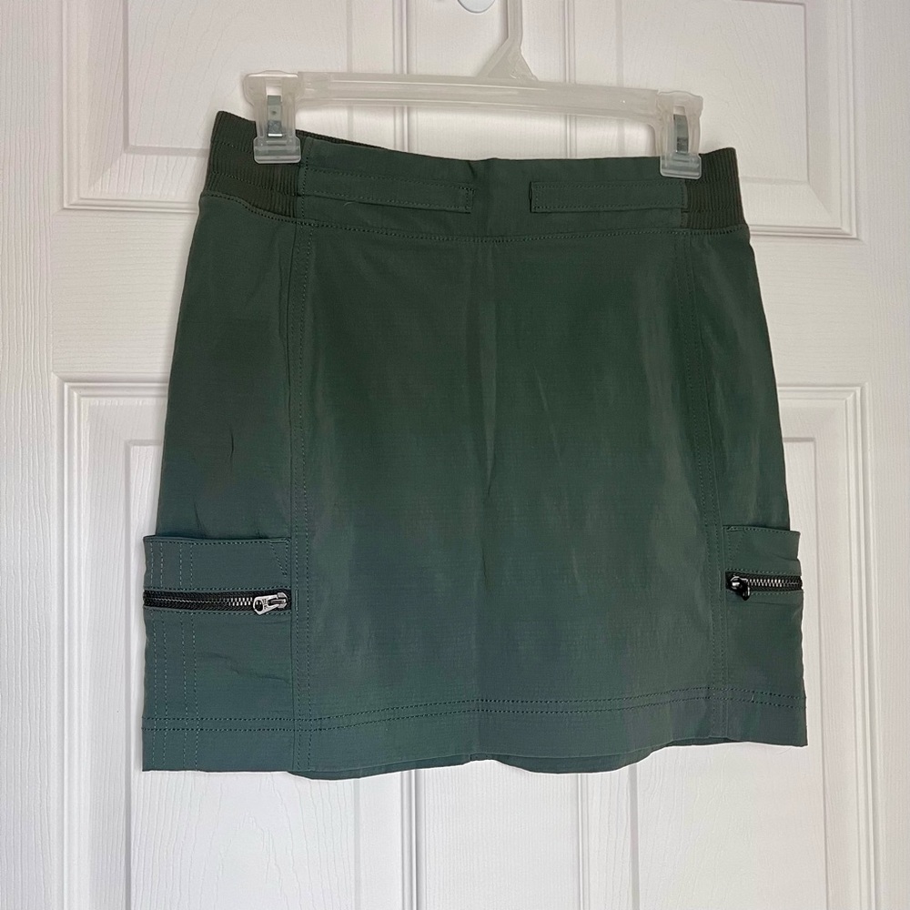 Athleta Trekkie Skort